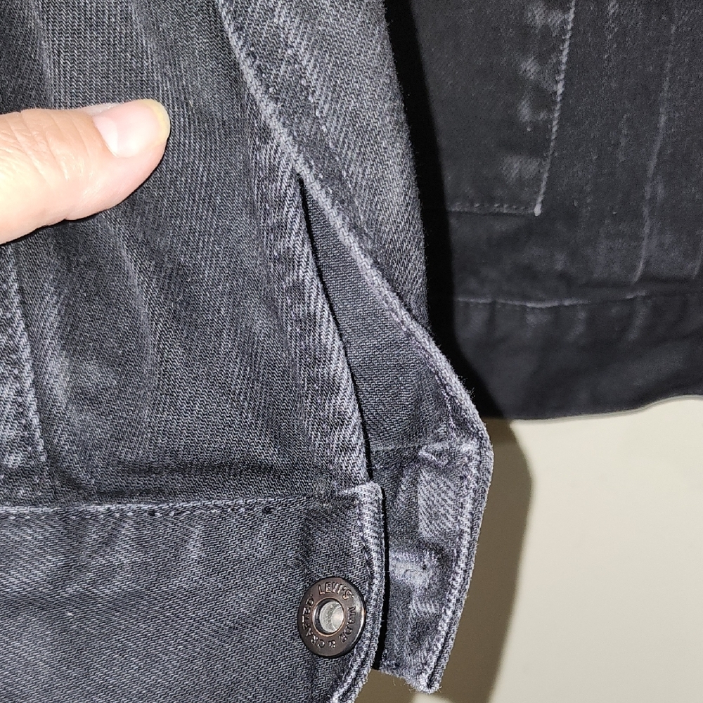 Levi's Black Denim Jacket Used Great Conditions - Picture 9 of 16